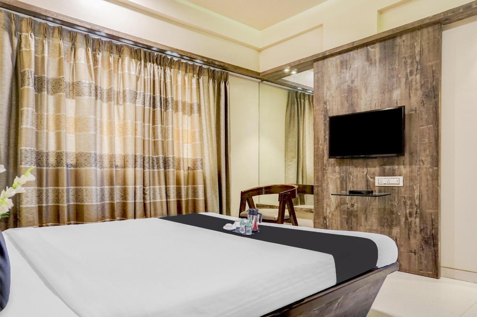 Townhouse Oak Regal Inn Near Sant Tukaram Nagar Metro Station Pimpri-Chinchwad ภายนอก รูปภาพ