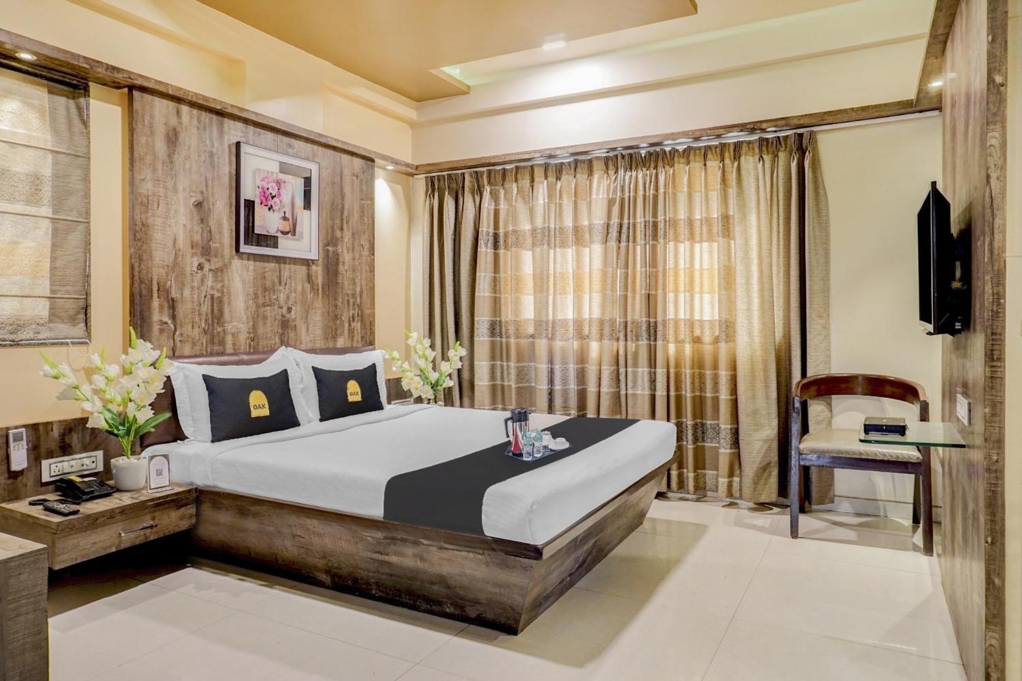 Townhouse Oak Regal Inn Near Sant Tukaram Nagar Metro Station Pimpri-Chinchwad ภายนอก รูปภาพ